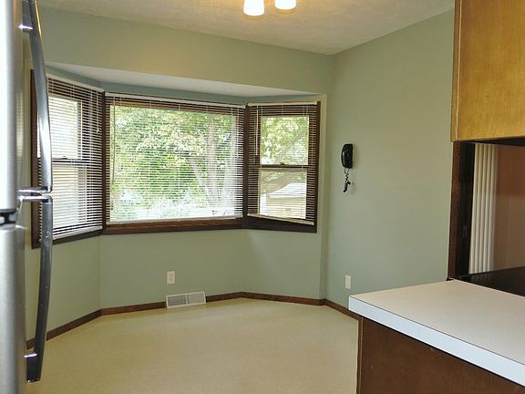5th image of 504 Marian Ave