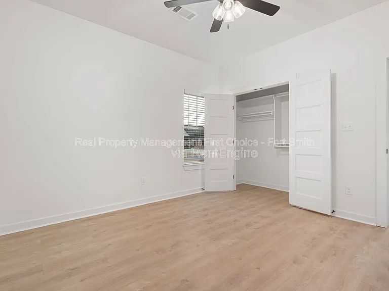 8900 Cambria Cir #B — Photo 18