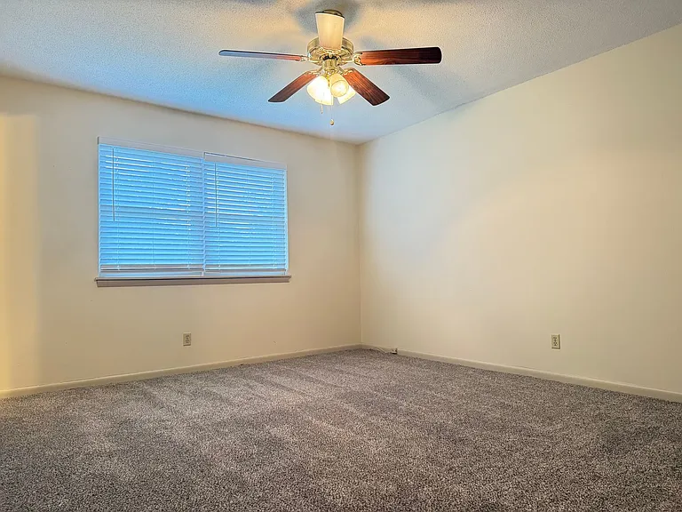 4612 N Cypress St — Photo 15