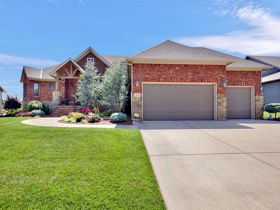 1st image of 1015 E Lakecrest Dr