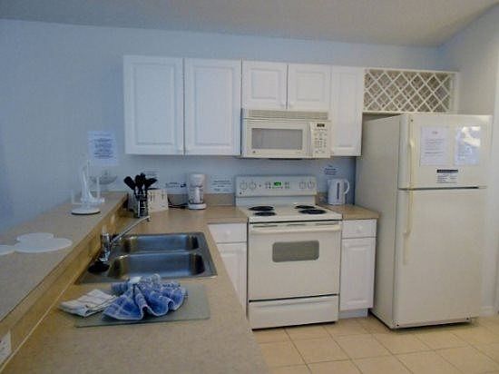 TM4P326TC-kitchen-area