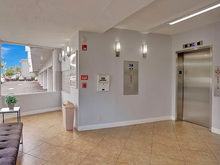 3703 NE 166th St #6 — Photo 3