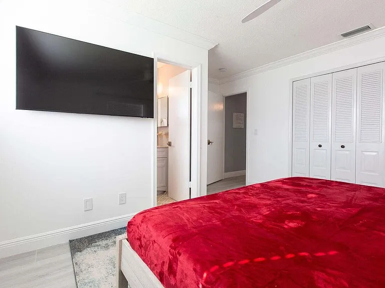 343 Balsam St — Photo 20