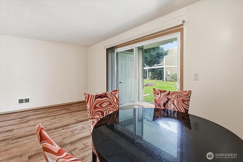 5th image of 12515 NE 132nd Court #A101
