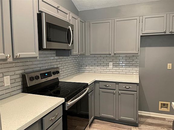 2nd image of 16814 Dale Oak Way
