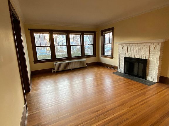 4th image of 4332 Harriet Ave