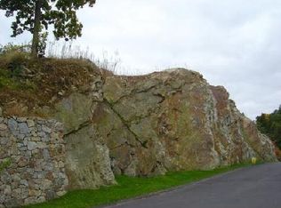 8 Observatory Pl, Norwalk, CT 06851