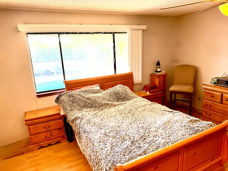 370 E Kimberly Dr — Photo 3
