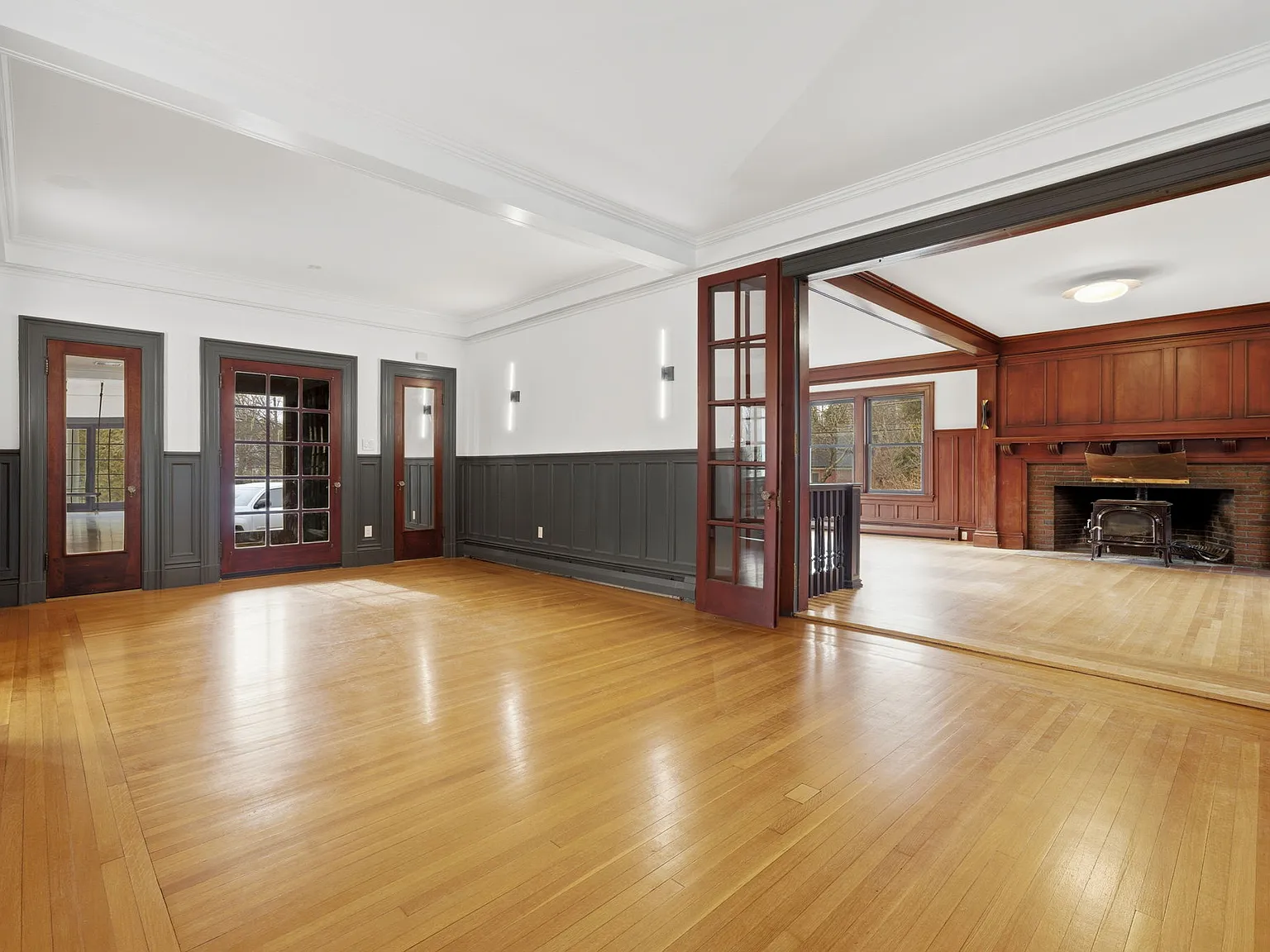 5 bed, 3.5 bath, 5020 sqft, $9,950 — Photo 3
