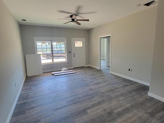 3rd image of 204 Harvest Park Dr