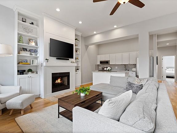 4th image of 2512 N Bosworth Ave APT 208