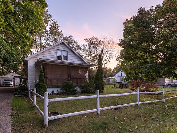 3rd image of 1014 Parkwood Ave