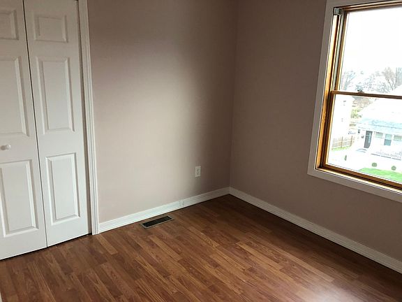 4th image of 143 Alden St #1