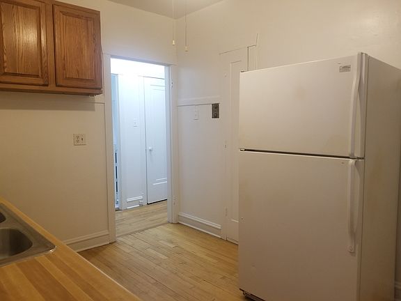 3rd image of 3058 N Lockwood Ave #1