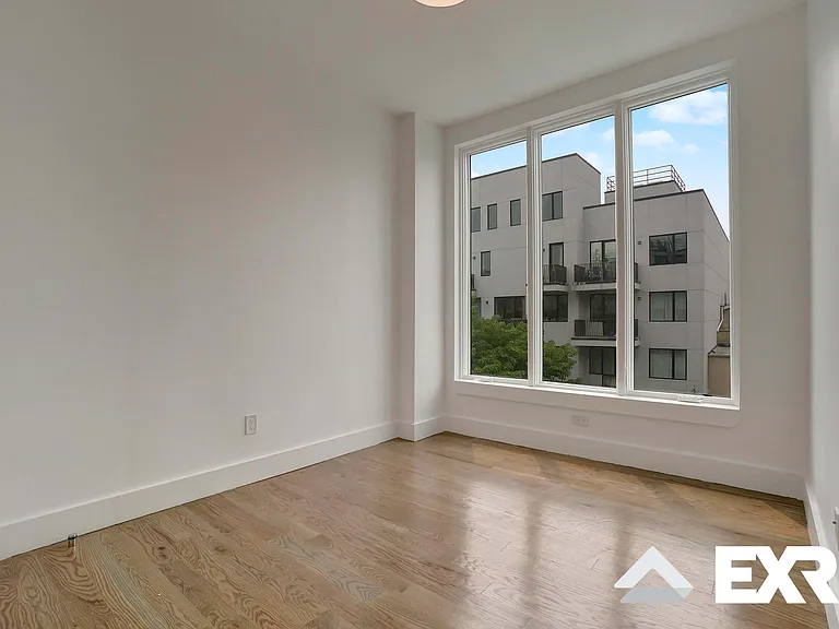 152 Erasmus St #307 — Photo 6