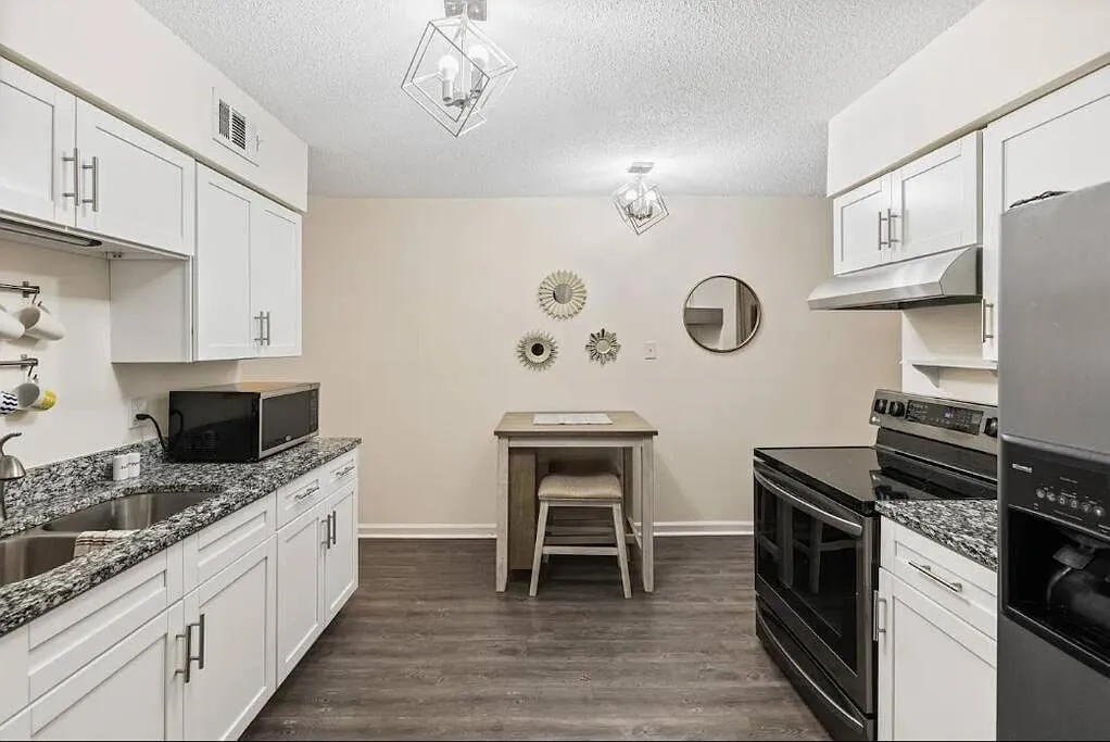 2 bed, 846 sqft, $1,300 — Photo 4