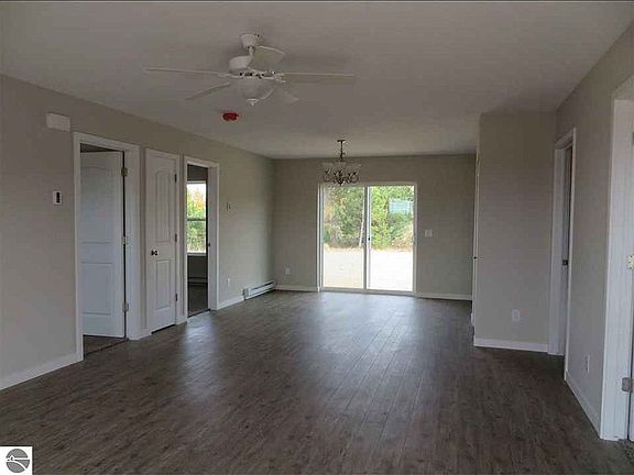 4th image of 1897 Lark Dr