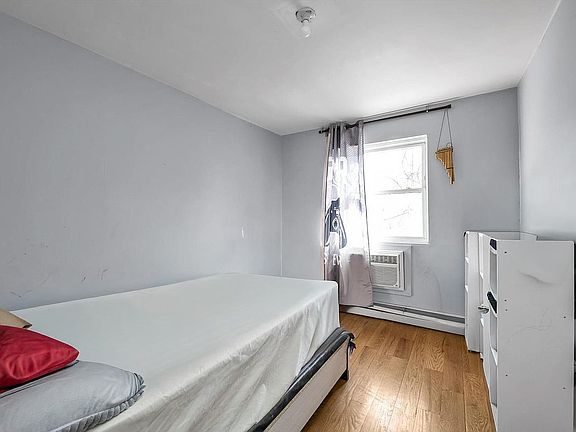 5th image of 1198 Decatur St