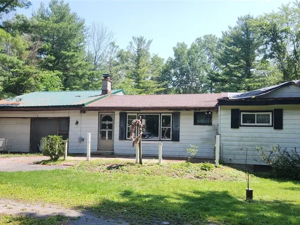 8751 Hopkins Rd, Batavia, NY 14020