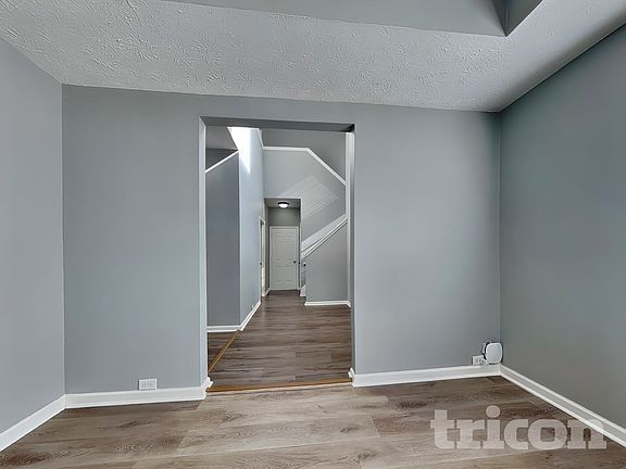 3rd image of 6829 Bridgewood Dr