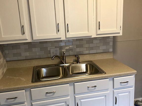 2nd image of 3187 Grasmere Ave