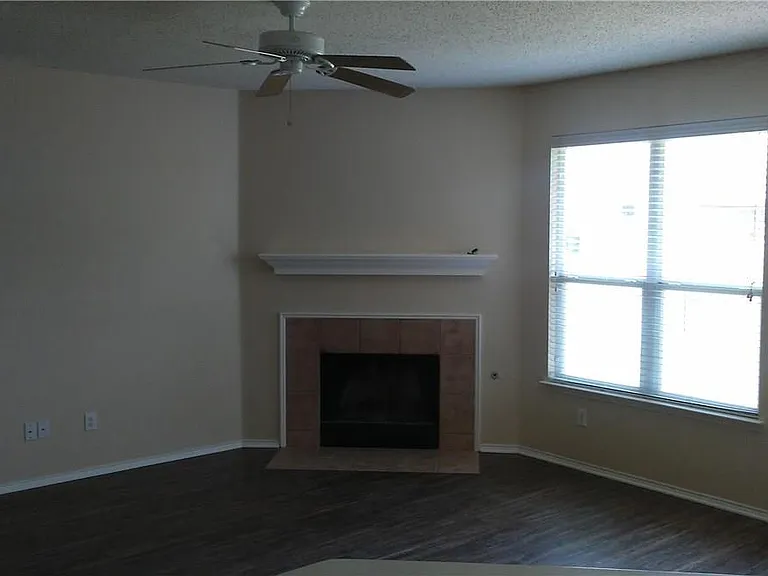 2820 Deer Ridge Dr — Photo 3