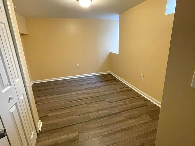 734 N River St — Photo 9