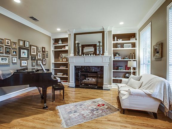 5th image of 104 Williamsburg Ct