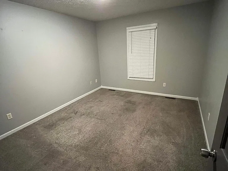 4595 S Park Ave — Photo 19