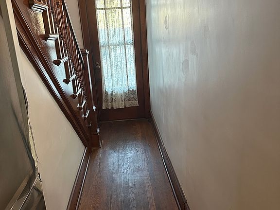 2nd image of 100 Carver St #1