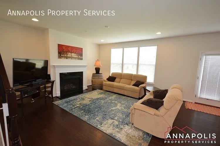 7948 Monrovia Dr — Photo 5