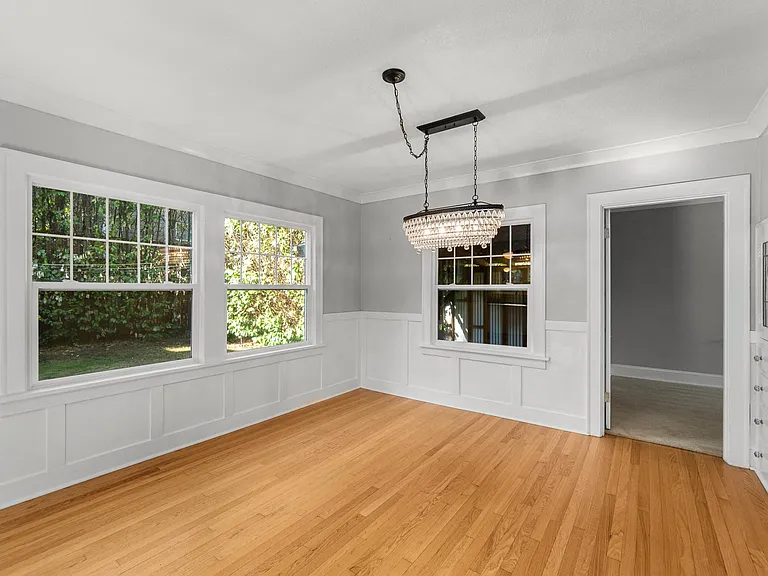 8036 N Syracuse St — Photo 14