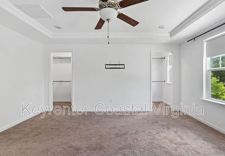 1415 Waltham Ln — Photo 17