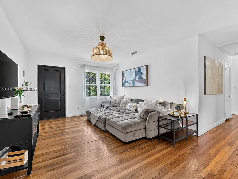 5800 SW 61st St — Photo 5