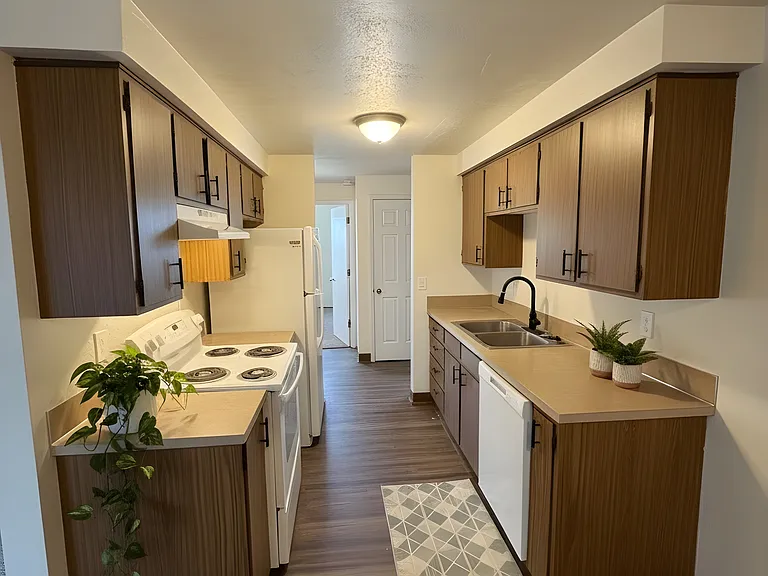 1027 W Washington St — Photo 13