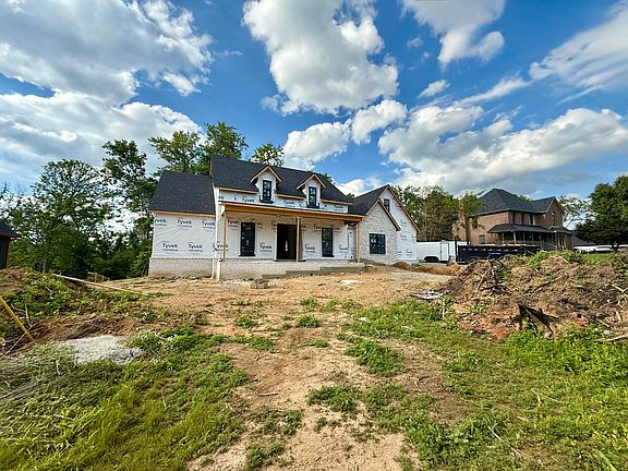 2nd image of 1042 Morris Dr
