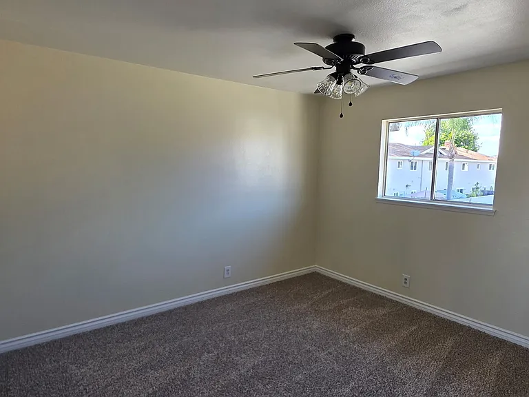 9827 Continental Dr — Photo 10