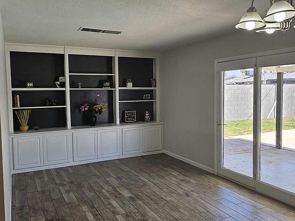 4th image of 7221 N 37TH Avenue