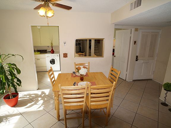 3rd image of 1025 W Huntington Dr Unit L