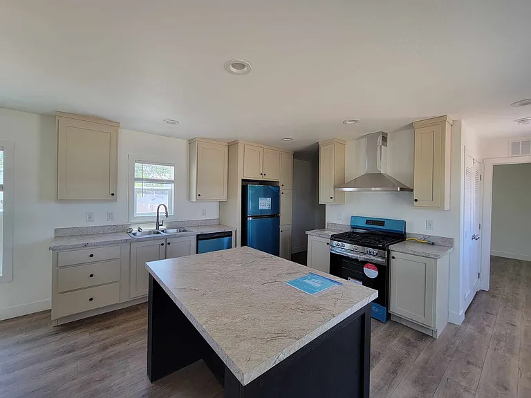 650 E Busby Dr #1E — Photo 4