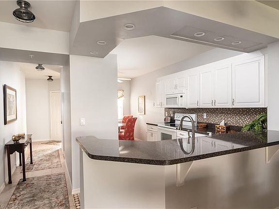 4th image of 2585 Old Groves RD #L102