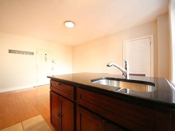 5th image of 34 E 11th St APT 5B