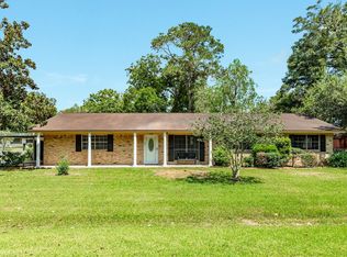 101 Irwin Rd, West Columbia, TX 77486