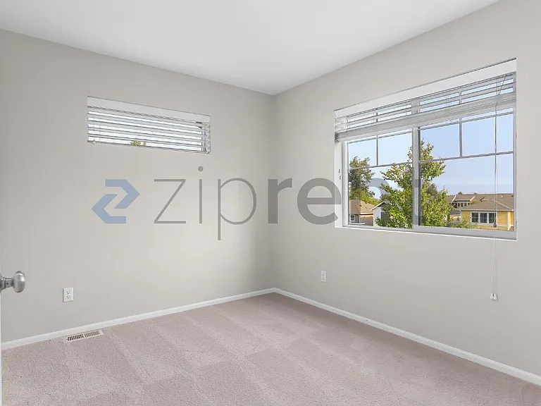 2478 NE Iverson Ln — Photo 17