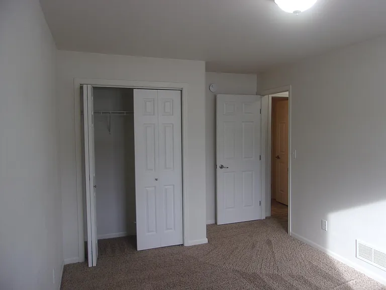 3324 8th St NE — Photo 6