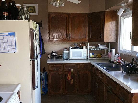 3rd image of 1422 Eastern Ave