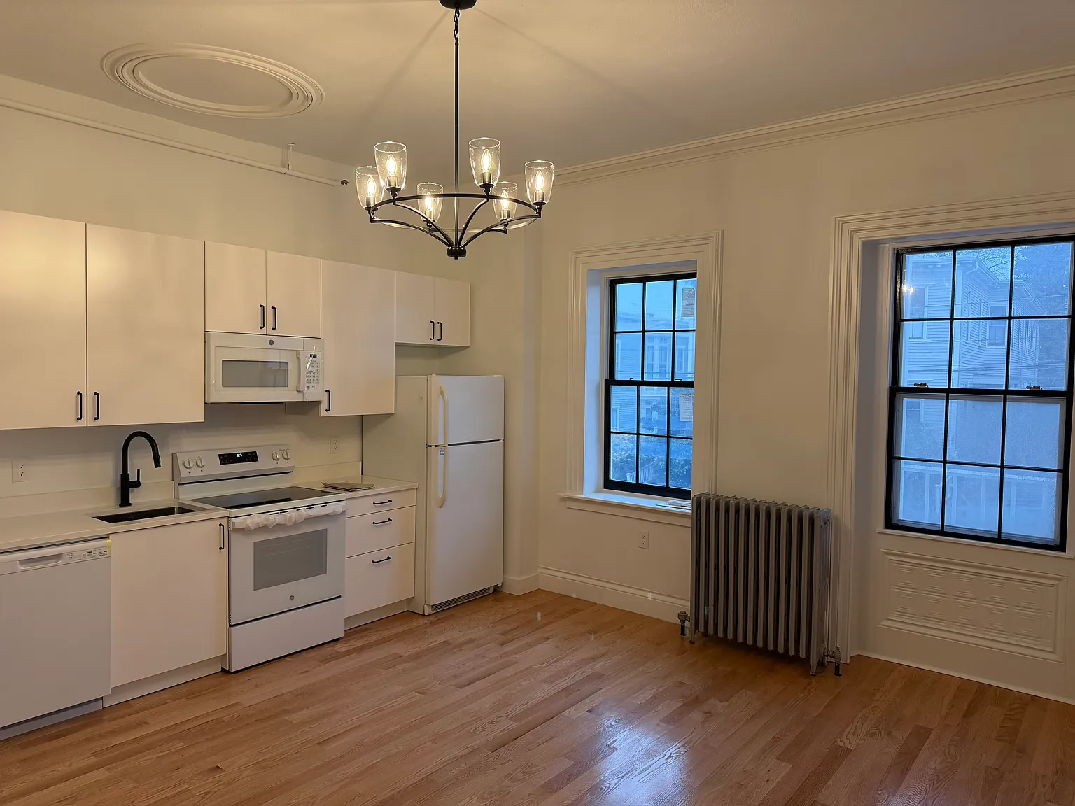 1 bed, $2,200 — Photo 1