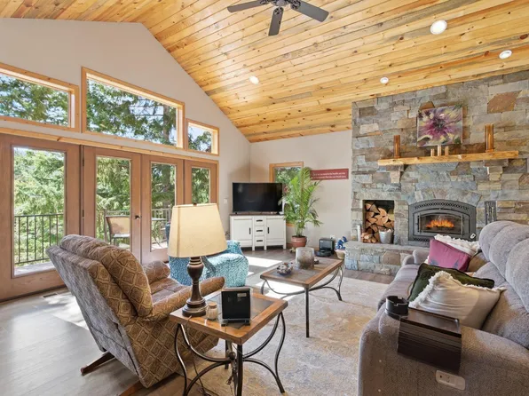 1029 Sun Valley Dr, Careywood, ID 83809