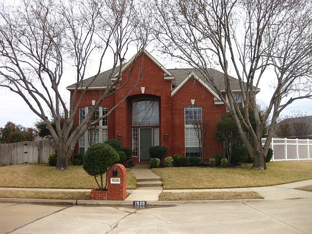 1st image of 1525 Heather Ln