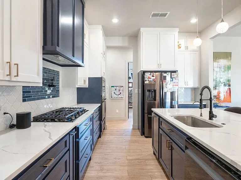 1205 Buckingham Ave — Photo 1